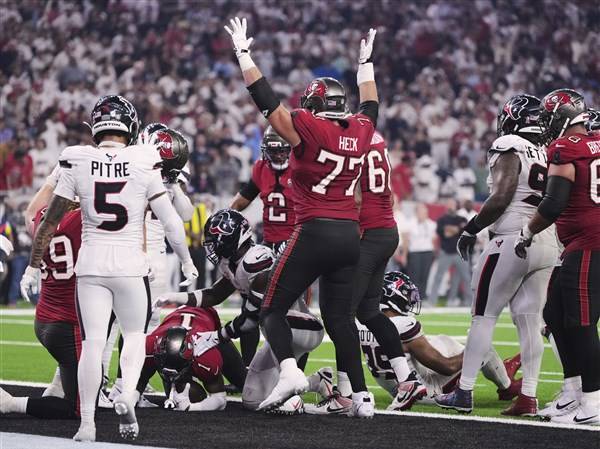 Baker Mayfield and Rachaad White rally Bucs to 20