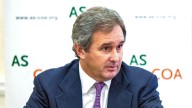 La intervención en el mercado de cambios oficializada: apremiado, el Gobierno abandona un principio liberal