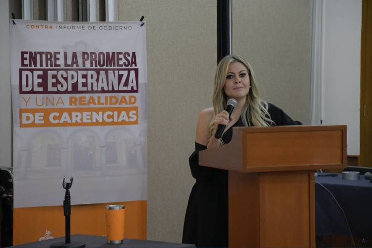 Celenia Contreras presenta contrainforme sobre Tlaquepaque