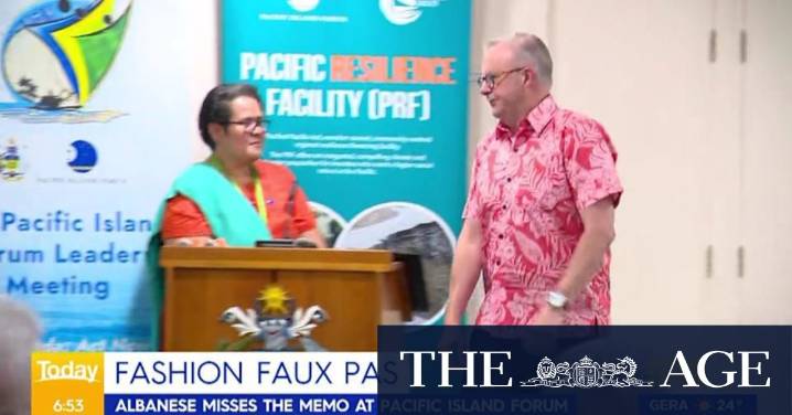 Albanese's summit shirt faux par