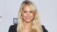Captan a Anna Kournikova con su pancita de embarazo en Miami