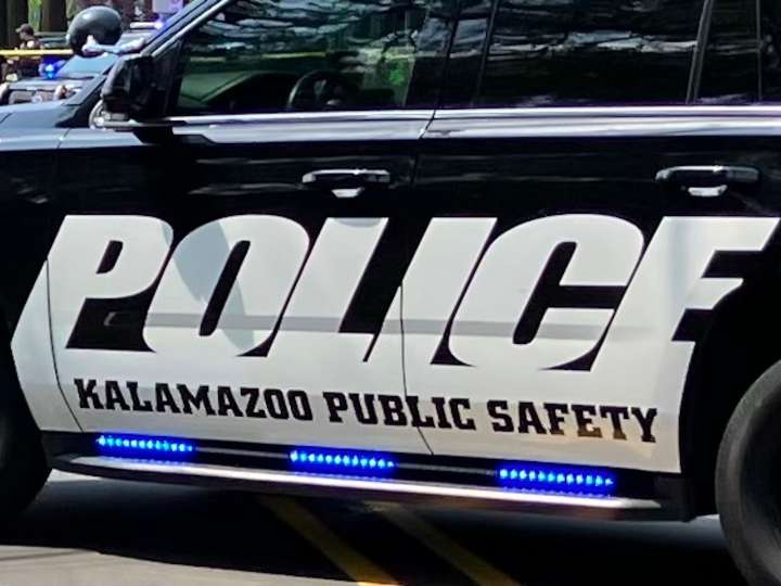 Police search for suspect after armed robbery at Kalamazoo business