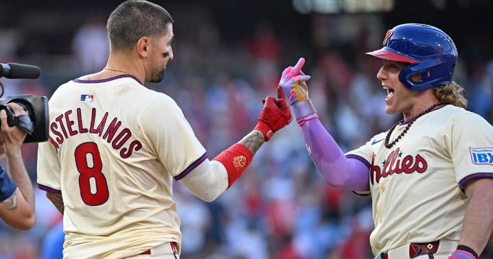 Phillies close out regular season, move on to playoffs with walk