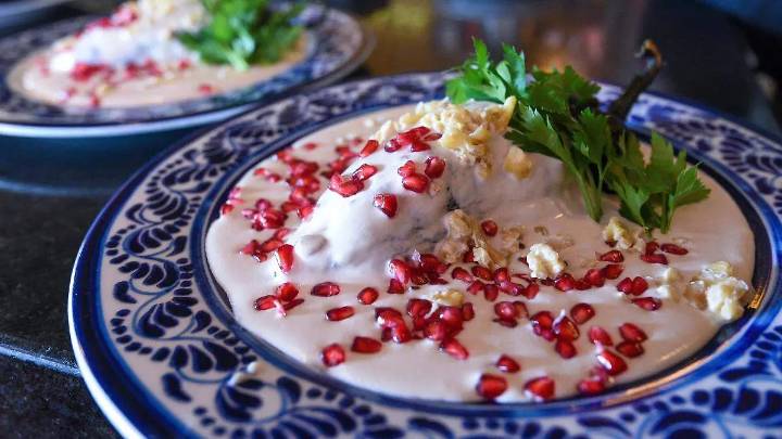 Seis chiles en nogada por solo 234 pesos: la receta económica según Profeco