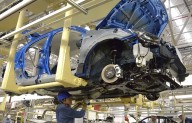 Desacelera en agosto exportación automotriz y mete reversa en armado en México