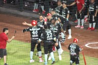 LOS DIABLOS ROJOS TOMAN VENTAJA EN LA SERIE ANTE PIRATAS