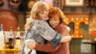 Reba McEntire's Happy's Place Season 2 Reunites Taxi Legends Christopher Lloyd And Carol Kane