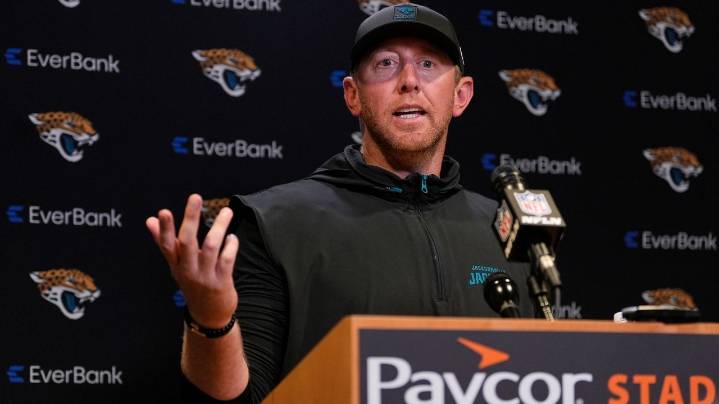 Jaguars release veteran safety Darnell Savage, who played sparingly in two games