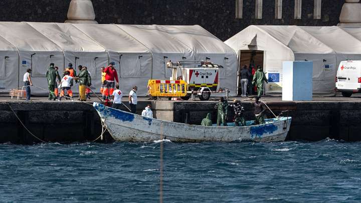 Rescatada una patera con 49 inmigrantes cerca de Lanzarote