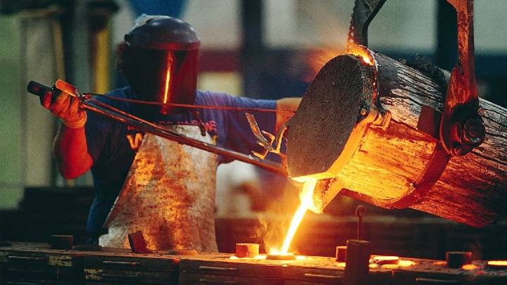 Alarma metalúrgica: se desploman casi todas las ramas, ahora incluso la maquinaria agrícola