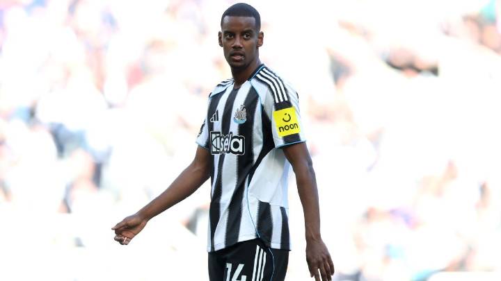 Liverpool agrees to British-record deal for Alexander Isak, sources say