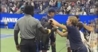 ¡Infraganti! Aficionado intenta abrir mochila de Jannik Sinner en pleno US Open