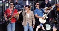 Jonas Brothers help with gender reveal at Utah concert