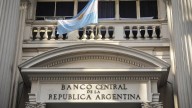 El Banco Central acelera la baja de tasas de interés que ya perforan el 40%