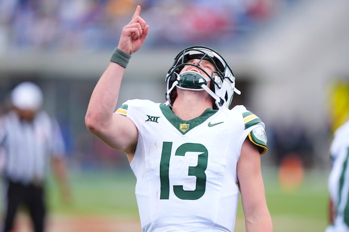 AP Player of the Week: Sawyer Robertson throws for 400 yards again to lead Baylor's comeback vs. SMU