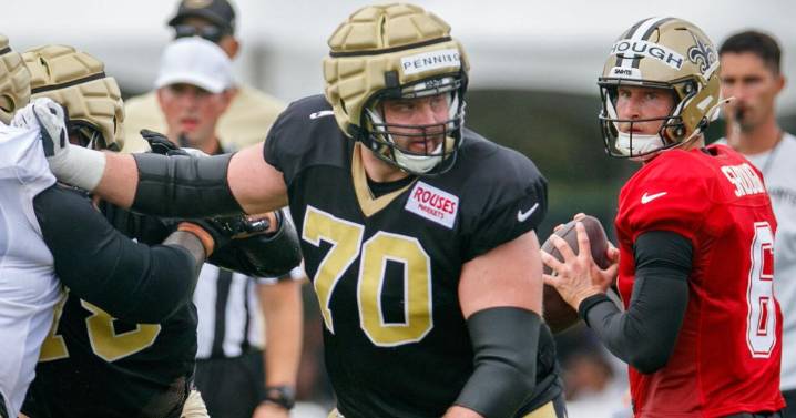 Saints guard Trevor Penning (toe) returns to practice