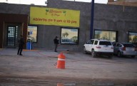 Lo ejecutan de media docena de balazos afuera de restaurante