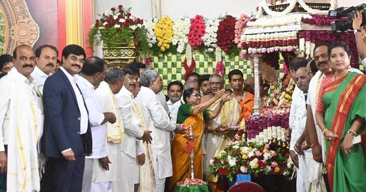 Mysuru Banu Mushtaq inaugurates 11-day Mysuru Dasara festivities