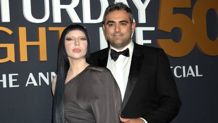 Lady Gaga dedicates MTV VMAs Artist of the Year win to fiancé