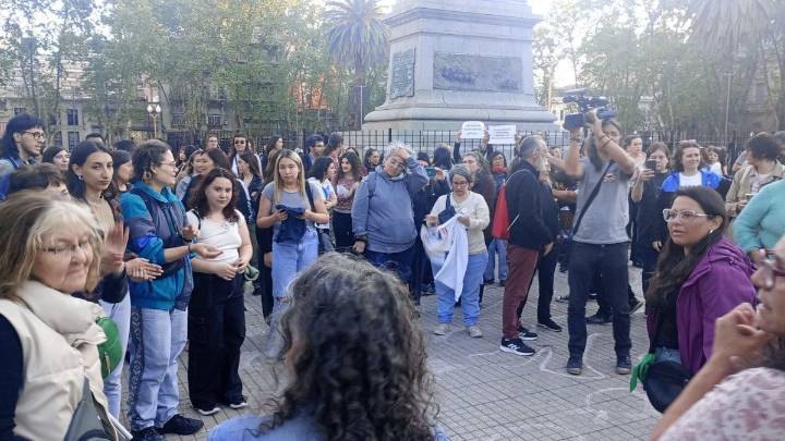 "Basta de matarnos": Rosario se sumó al pedido de Justicia por el triple femicidio
