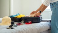 El sencillo método para empacar ropa para 15 días en un equipaje de mano; es muy fácil de poner en práctica