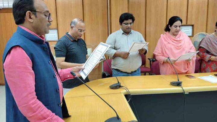 Swachhata Hi Seva Campaign Begins At MANUU