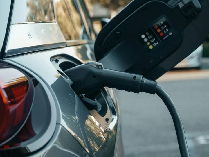 La Caisse to buy Australian battery developer in renewables bet