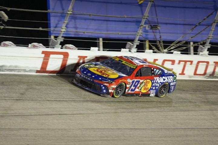 Deadspin | Defending champ Chase Briscoe conquers Southern 500 again, advances to Round of 12