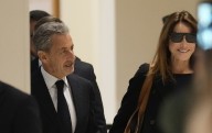 Corte en París condena a Nicolas Sarkozy a 5 años de prisión