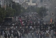 Tras prohibición de las redes sociales, manifestantes incendian el Parlamento en Nepal