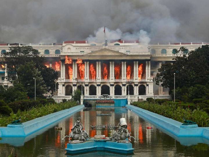 Nepal: muere esposa de ex premier y arde el Parlamento en ola de protestas