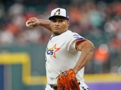 MLB: El Venezolano Luis García de los Astros de Houston ganó en su regresó al montículo de Las Grandes Ligas
