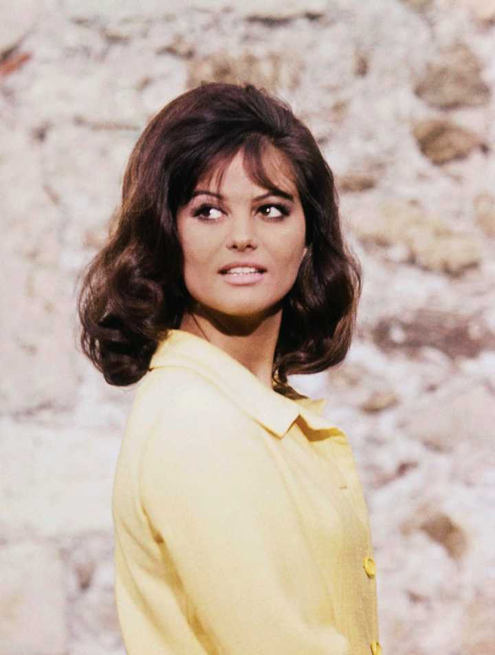 Iconic film star known for turning heads dead at 87