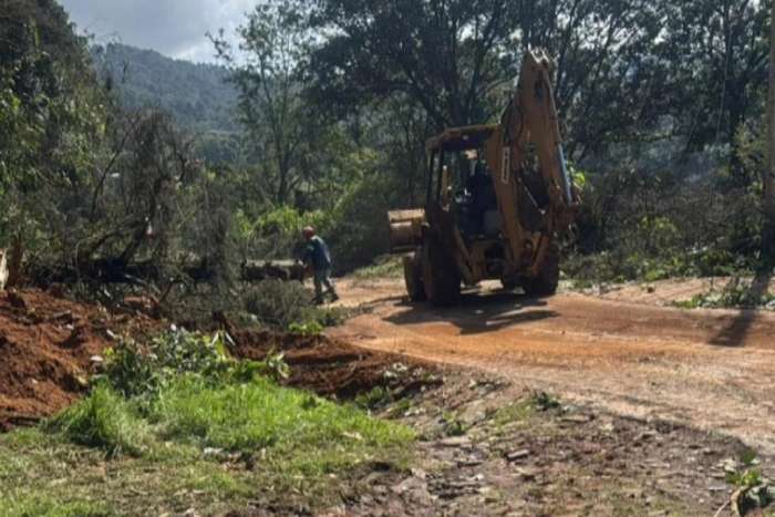 Lluvias provocan deslaves y cierres carreteros en la zona sur del Edoméx