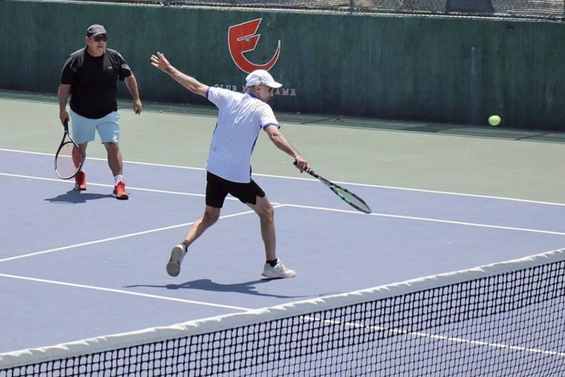 Se juegan las finales de tenis en la Copa Ags
