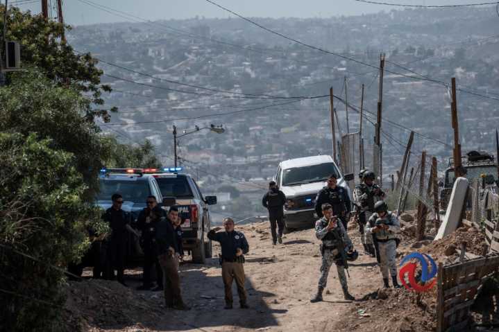 Asesinan a balazos a dos hombres en un predio de la colonia Capistrano