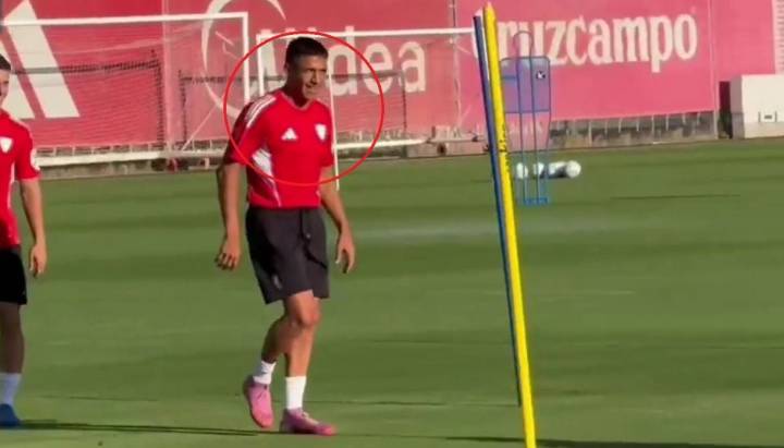 La imagen de Alexis Sánchez que provocó ola de comentarios de los hinchas de Sevilla