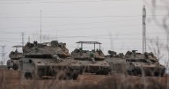Tanques israelíes avanzan en Gaza mientras académicos denuncian genocidio