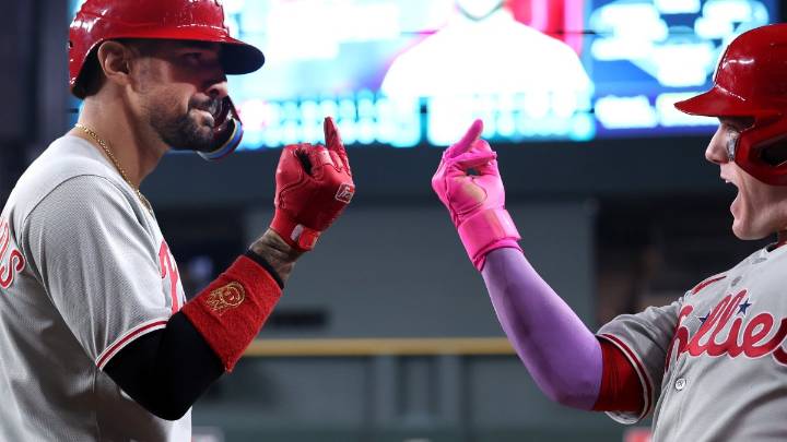 Phillies execute piggyback plan to defeat Diamondbacks 8