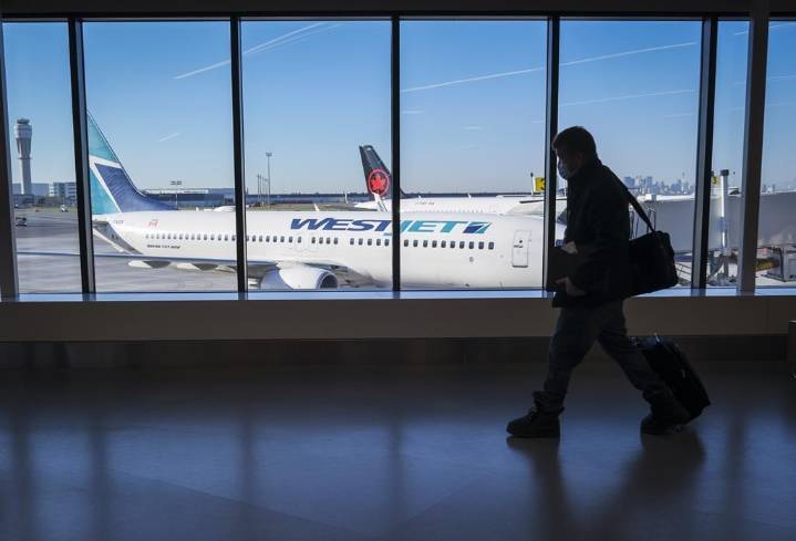 Police respond to airplane incident at Calgary airport