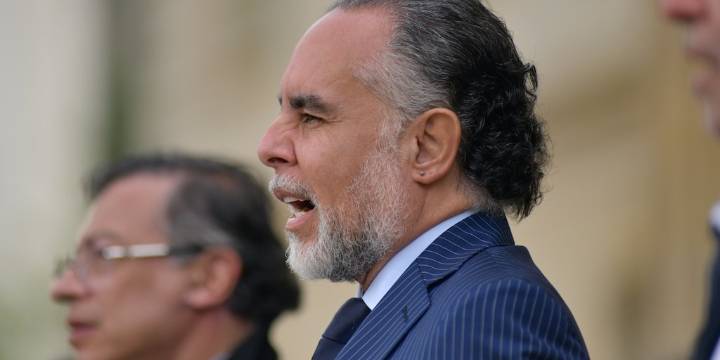 Armando Benedetti criticó a los “pobres de derecha” y los describió en video: “Antes había una lucha de clases”