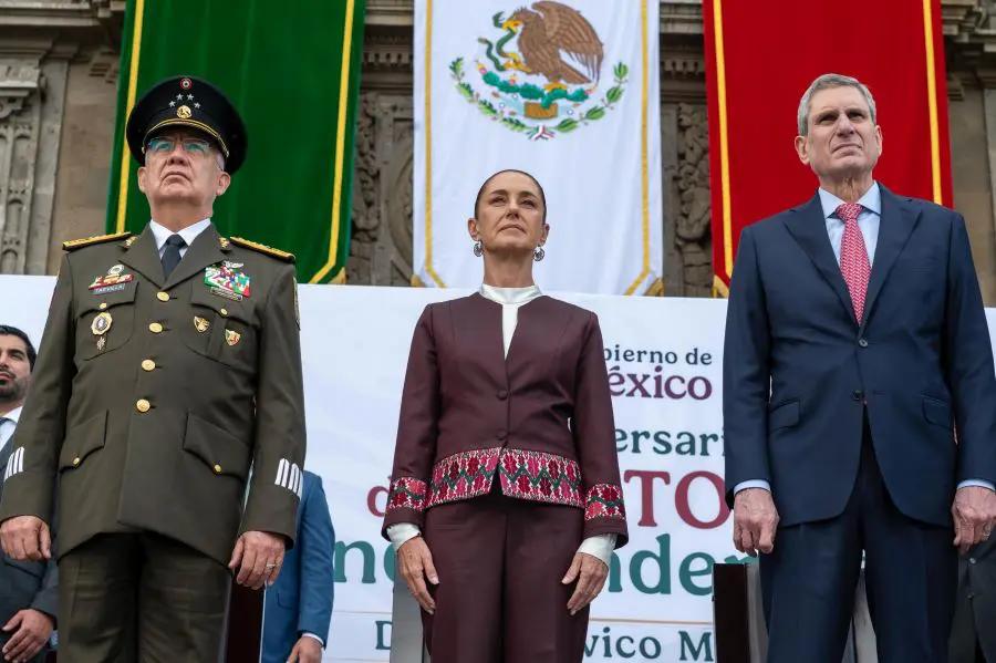 Claudia Sheinbaum encabezó desfile de aniversario de la Independencia en la CDMX