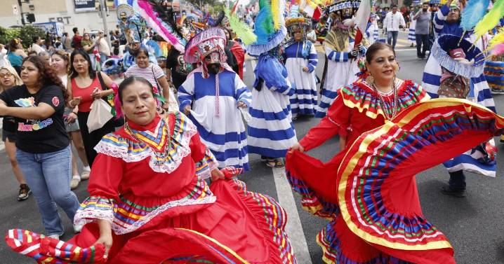 'Not afraid': East L.A.'s Mexican Independence Day parade goes on, even amid ICE raids