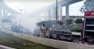 Mujer busca a su familiar; conducía un microbús al momento de la explosión de pipa de gas en Iztapalapa