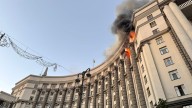 Rusia Ataca Sede del Gobierno Ucraniano y Otros Edificios con Más de 800 Drones
