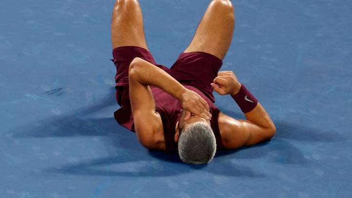 Carlos Alcaraz se salta el entrenamiento de este viernes al persistir el dolor en el tobillo