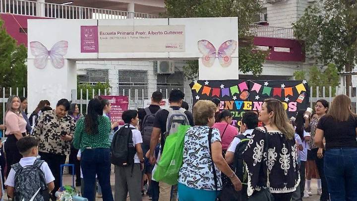 Regresan más de 800 mil alumnos de nivel básico a clases en Sonora