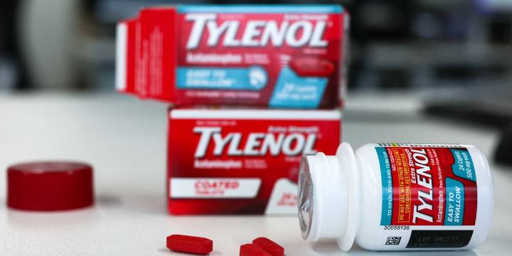 4 Facts About Tylenol and Autism, According to An Expert