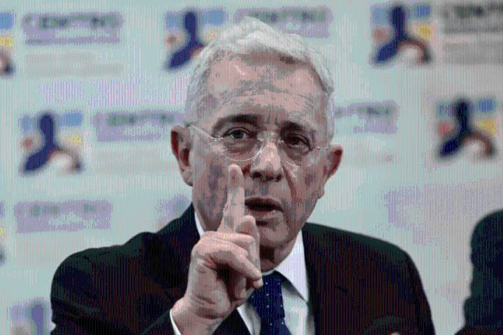 Documento desclasificado de la DIA vincula al expresidende de Colombia Álvaro Uribe Vélez con el Cartel de Medellín