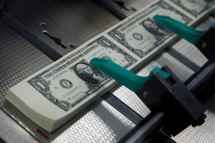 October Social Security direct payment worth $967 goes out in 14 days